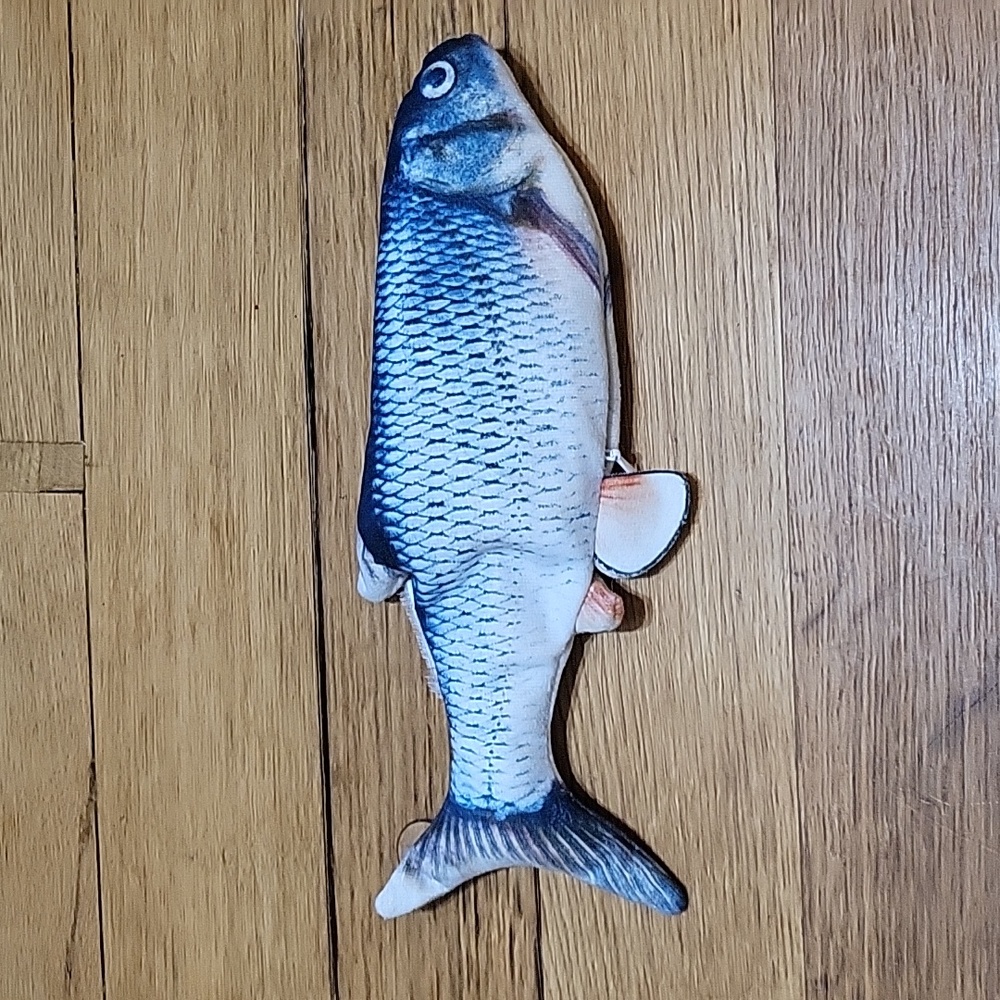 Ontel Flippity Fish Interactive Cat Toy